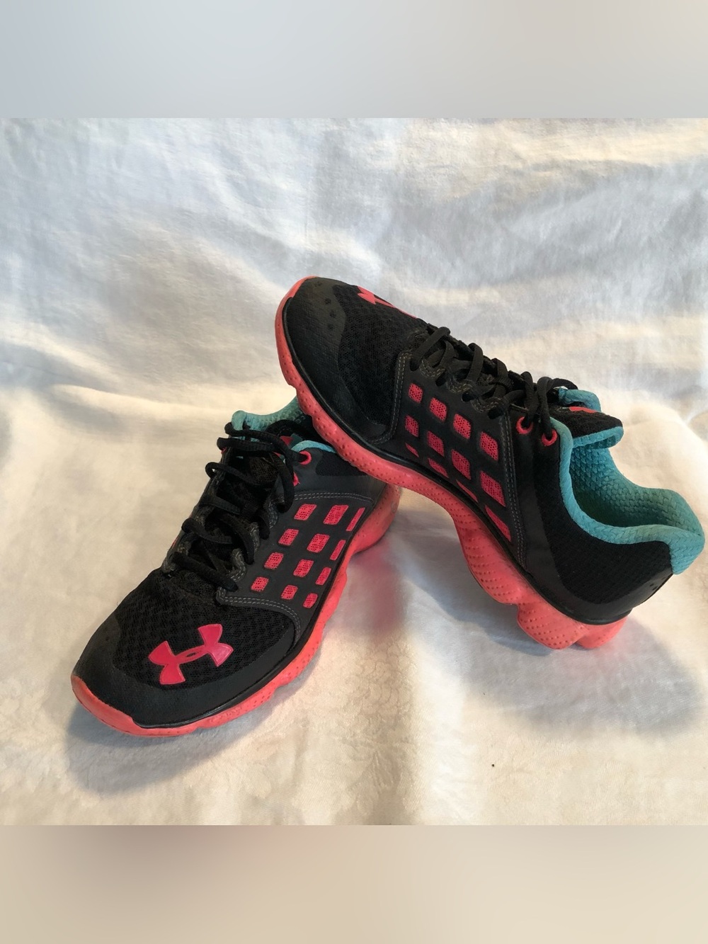 EUC Under Armour Black and Pink Women’s Athletic Running Shoes